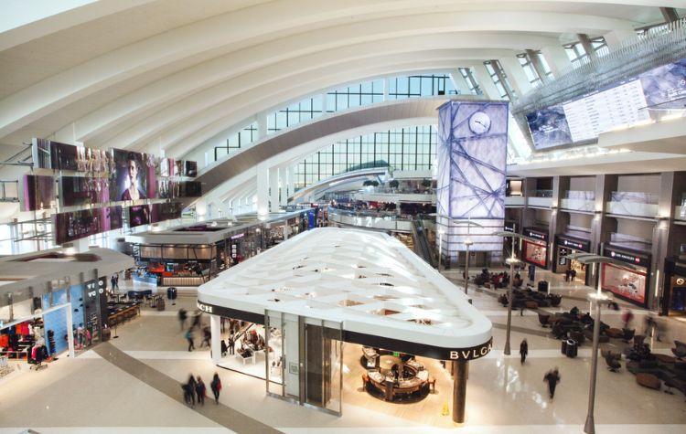 Inside LAX Terminal B (Image Credit: https://momentfactory.com/work/all/all/los-angeles-airport-lax)