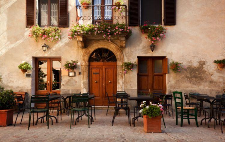 Romantic Restaurant in Rome